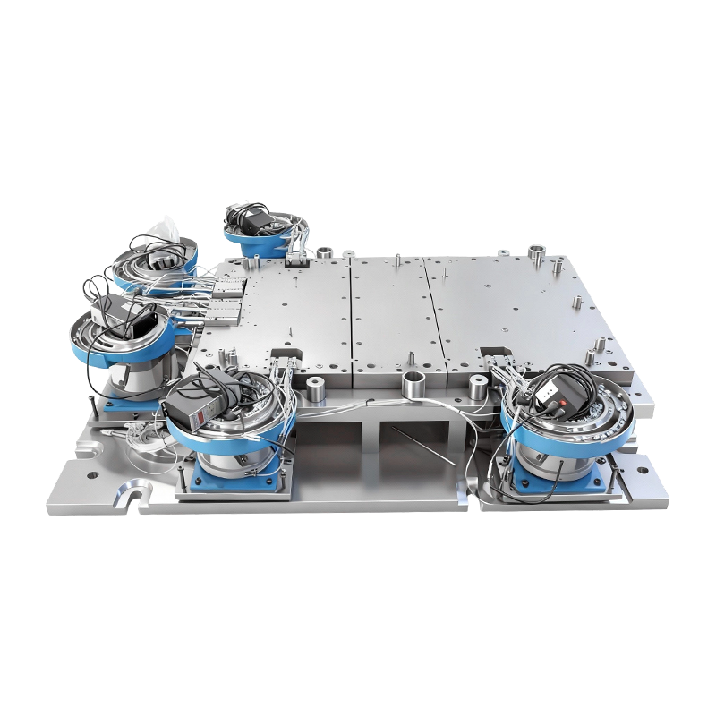 Matriță automată de nituire pentru baza de mașini mari de computer